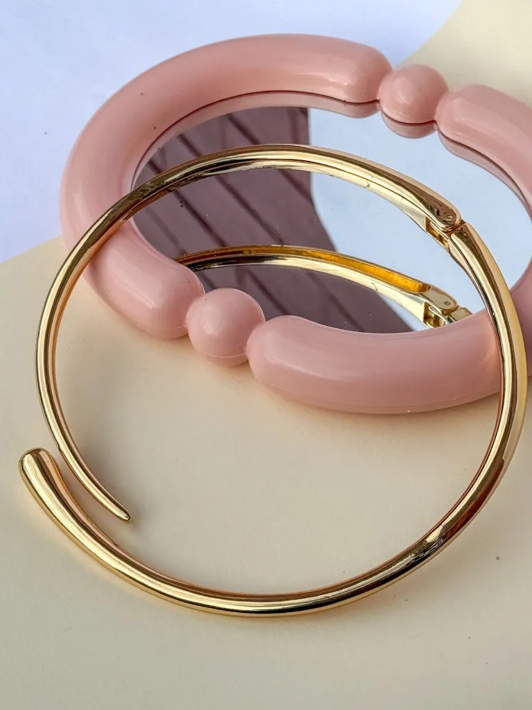 [162136] CHOCKER ARO JUDITE